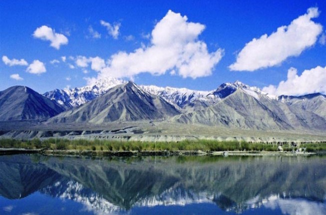 Experience the Paradise of Jammu Kashmir with an Amazing tour